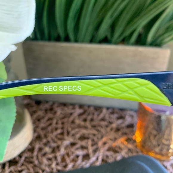 Kids Protective Eyewear with Semi-hard case - Picture 3 of 4